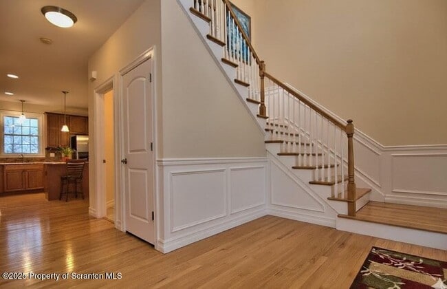 Building Photo - 1002 Cir Green Dr