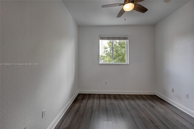 Building Photo - 11651 NE 18th Dr