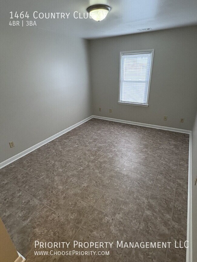 Building Photo - 1464 Country Club Ct