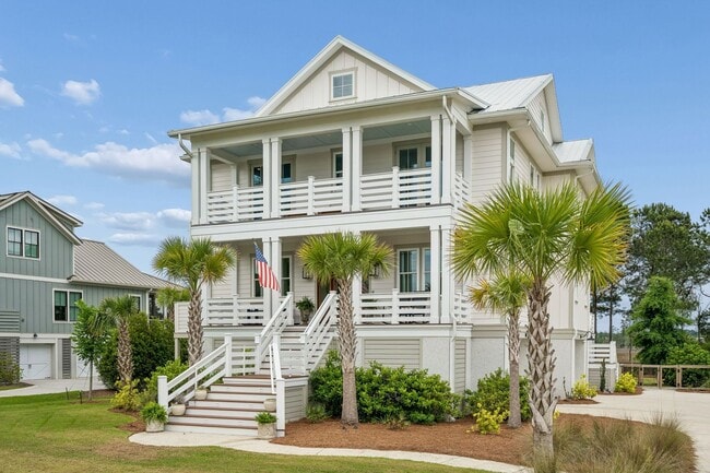 Building Photo - Beautiful 5 Bedroom Marshside Home