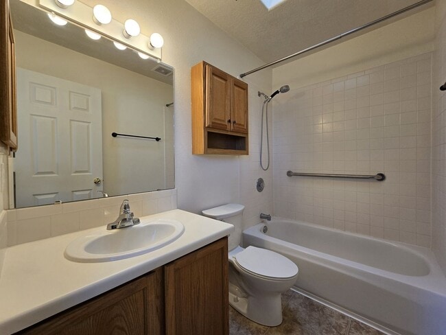 Building Photo - 3353 Vista Del Prado Ct