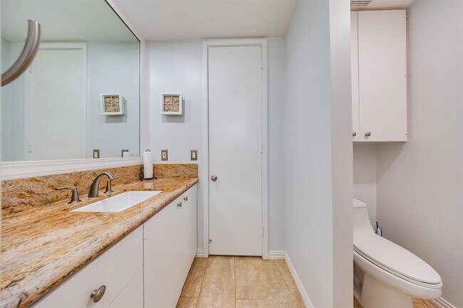 Building Photo - 2819 Bering Dr