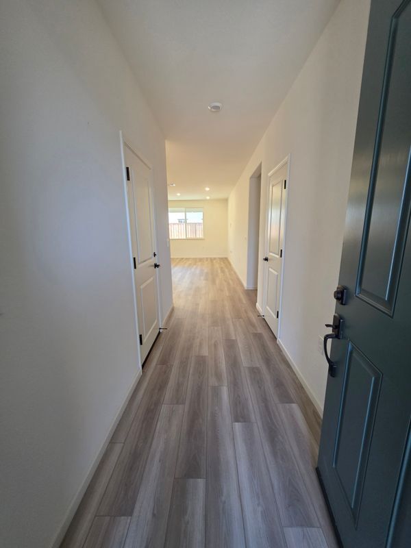 Building Photo - 2508 Oleander Dr