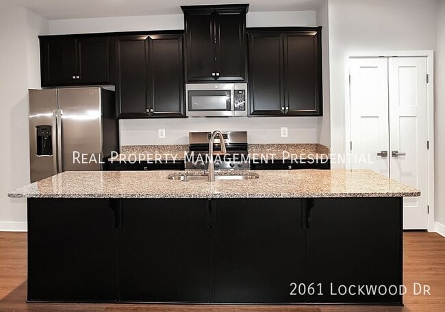 Building Photo - 2061 Lockwood Dr