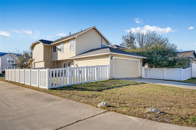Building Photo - 1410 Davis Mountain Loop