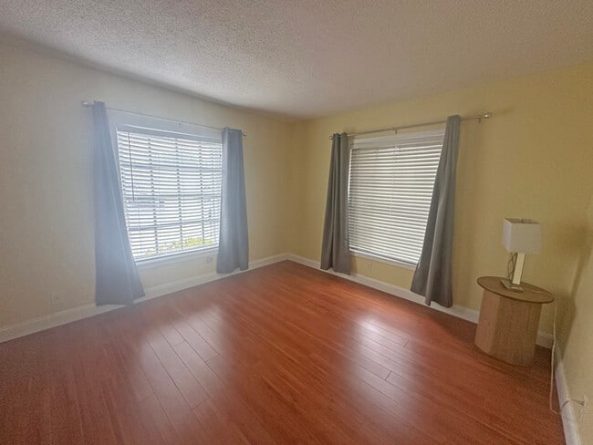 Building Photo - Welcome to charming 2-bedroom, 1-bathroom ...