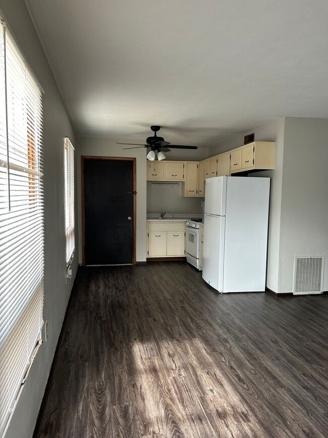 Building Photo - 108 Lucia Ln