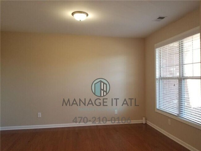 Building Photo - Beautiful 5BR/4BA Home in Just 5 Min from MALL OF GA
