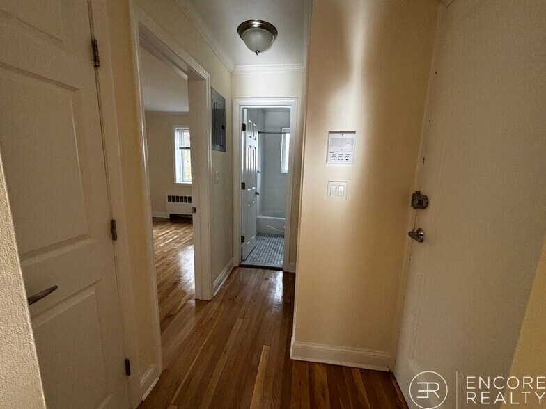 Building Photo - 105 Longwood Ave