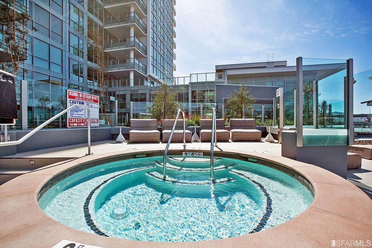 Building Photo - 718 Long Bridge St