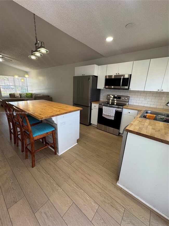 Building Photo - 8859 SW 215th Ln