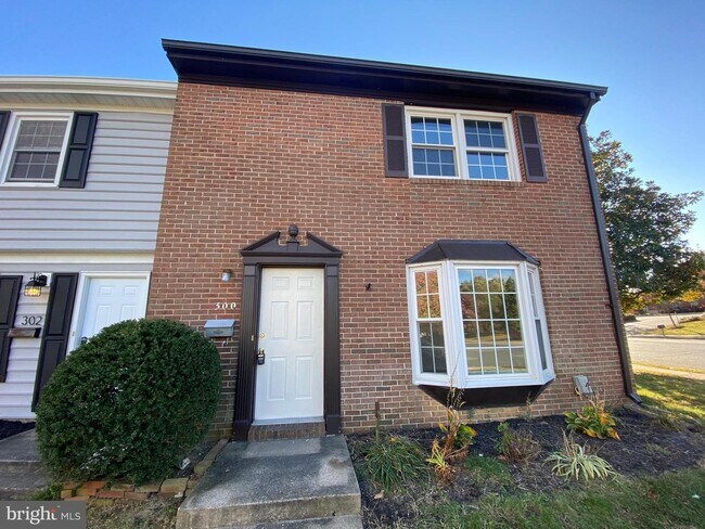 Primary Photo - 300 Garfield Ct