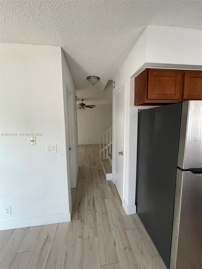 Building Photo - 2580 Coral Springs Dr