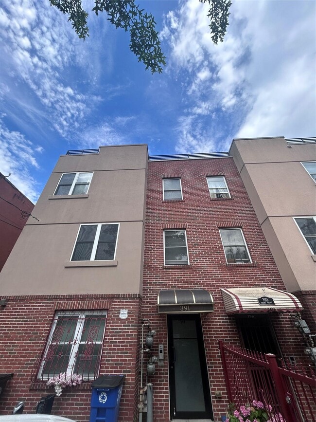Primary Photo - 391 Atkins Ave