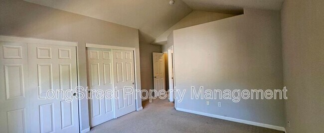 Building Photo - 4322 NE 76th Ave