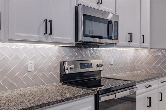 Building Photo - 31565 Cannon Rush Dr