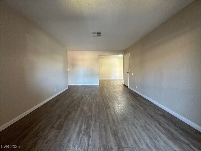 Building Photo - 3151 N Soaring Gulls Dr