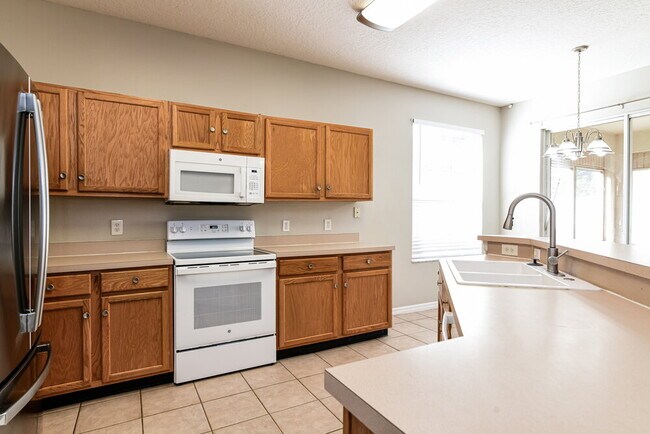 Building Photo - 115 Cork Way