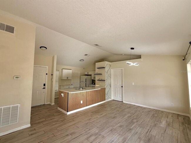 Building Photo - 15336 Margaux Dr