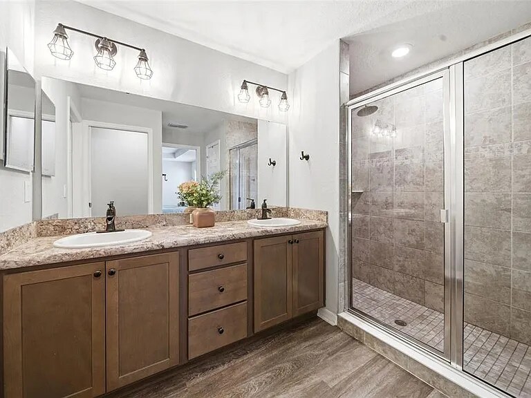 Building Photo - 883 Galloway St