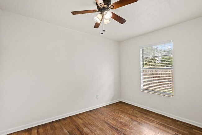 Building Photo - 759 Avondale Ave