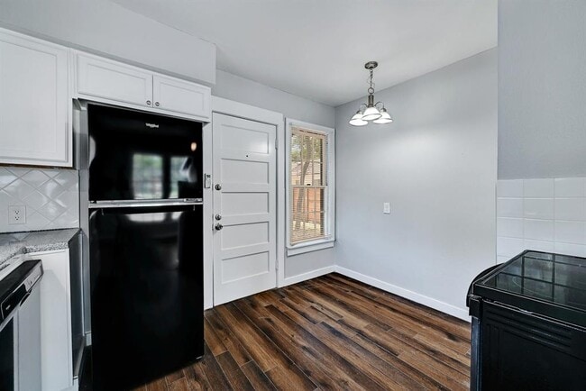 Building Photo - 4517 Jinx Ave