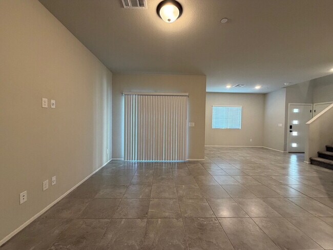 Building Photo - GATED 4 BED 2.5 BATH 2 CAR GARAGE SINGLE FAMILY HOME w/ LOFT, BEDROOM DOWNSTAIRS, NEXT TO COMMUNI...