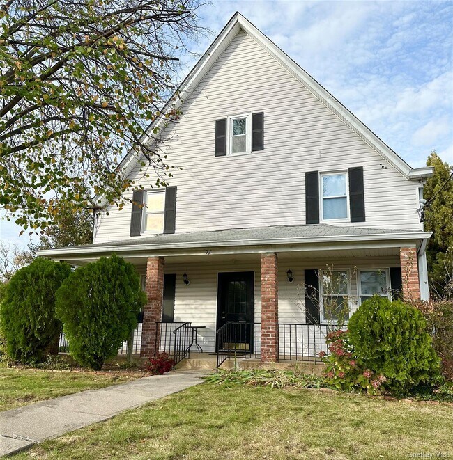 Primary Photo - 97 Summit St