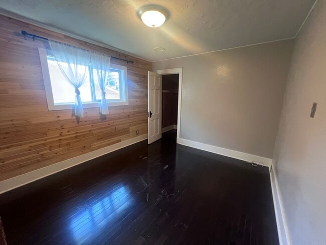 Building Photo - Cute 2BR 1 BA home in Bremerton near PSNS