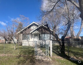Building Photo - 3 Bed, 1 Bath Home