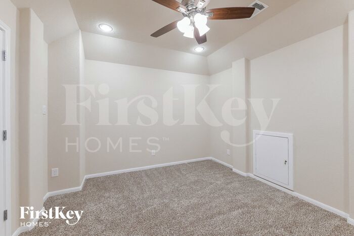 Building Photo - 143 N Greatwood Glen Pl