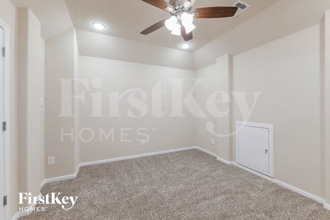 Building Photo - 143 N Greatwood Glen Pl
