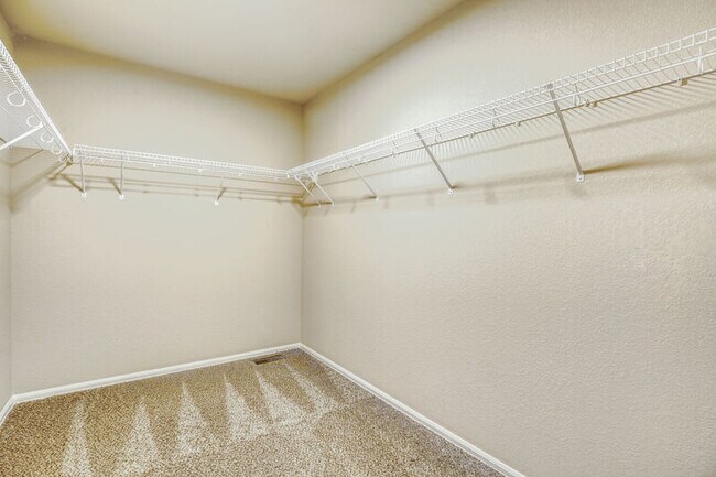 Building Photo - 1829 Final View Aly