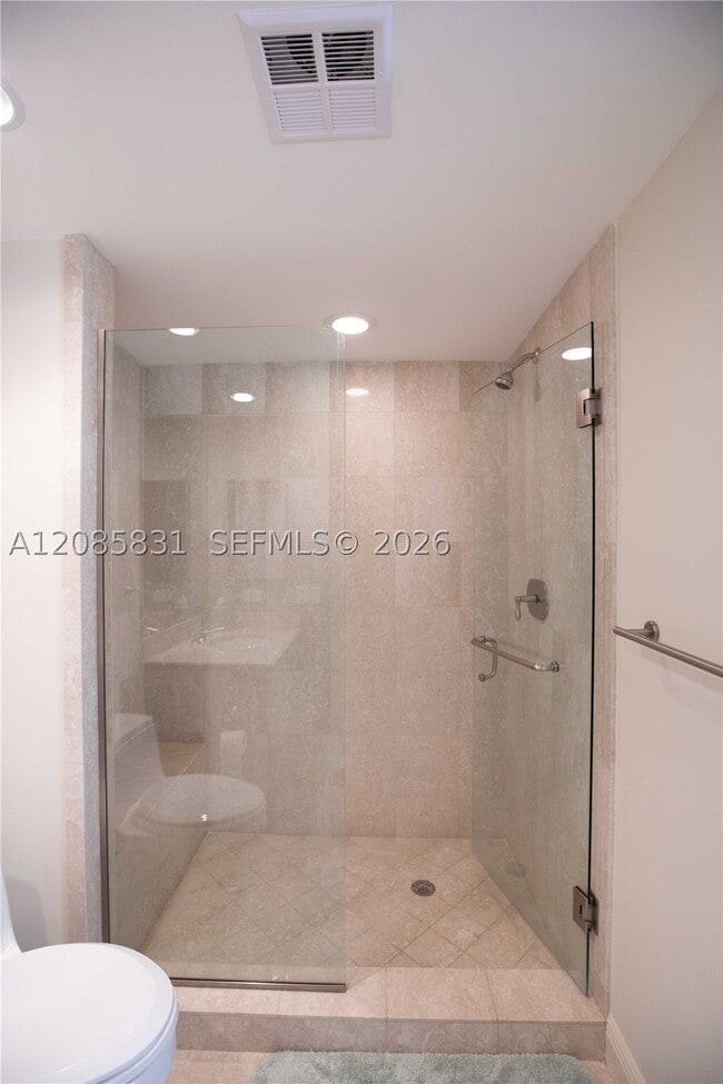 Building Photo - 6000 Island 2602 Is