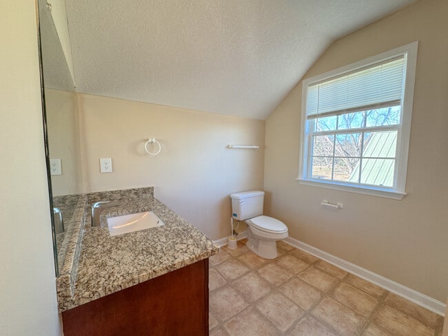 Building Photo - 8585 Clito Rd