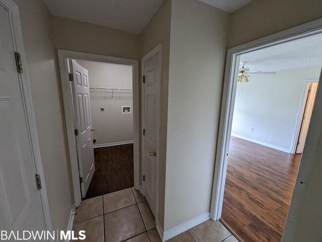 Building Photo - 12971 Labradors Run