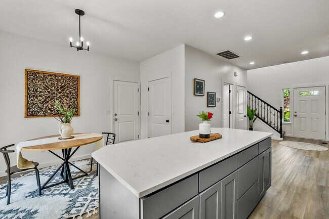 Building Photo - ? Spacious Snohomish Home with Luxury Features & Room to Live! ?