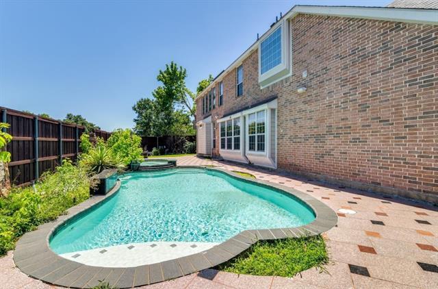 Building Photo - 4395 Shamrock Dr
