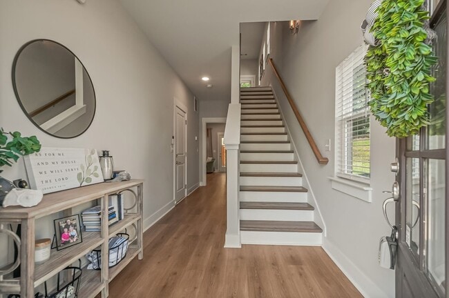 Building Photo - 207 Stonecrest Cir