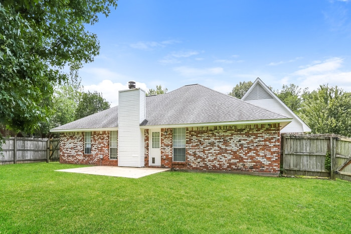 Building Photo - 516 Brentwood Dr