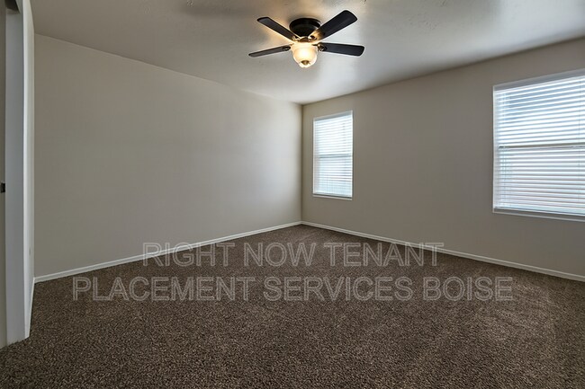 Building Photo - 25 S Shumway Ave