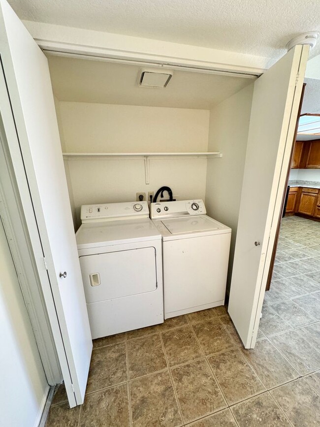 Building Photo - Two Story 3 Bedroom/2.5 Bath Home. Clean & Ready for Immediate Move-in!