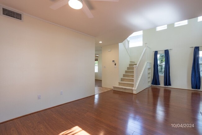 Building Photo - SF 3BR/2.5BA/2car garage in Ocean Pointe w...