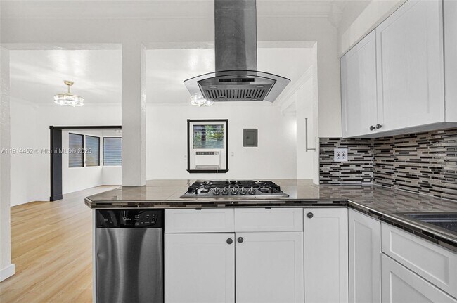 Building Photo - 12287 NE 7th Ave