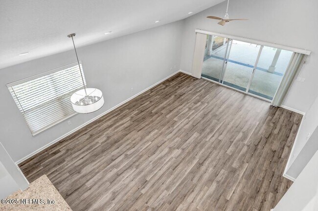 Building Photo - 104 Clam Bake Ct