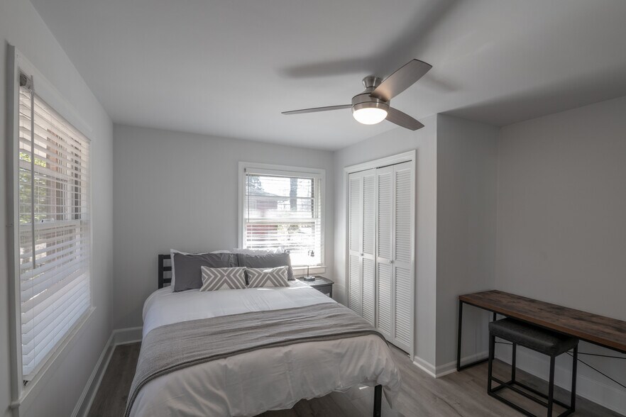 Building Photo - 633 Morreene Rd