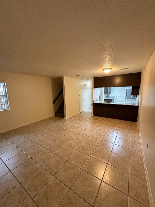 Building Photo - "Charming 2-Bedroom Townhouse in Ft Walton...