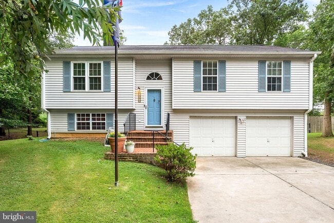 Building Photo - 7390 Lake Dr