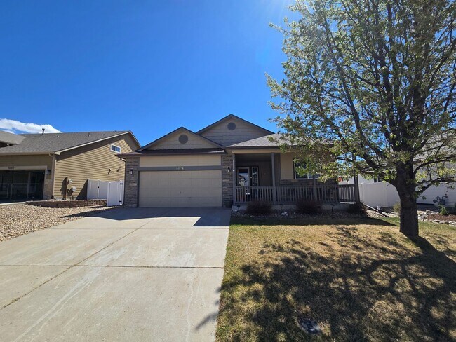 Building Photo - Spacious 5B/3B with Finished Basement Now Available!