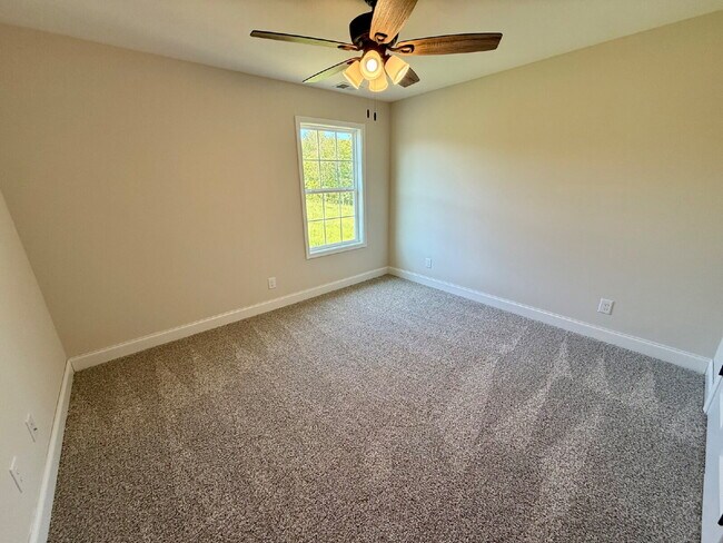 Building Photo - 174 Dewberry Rd